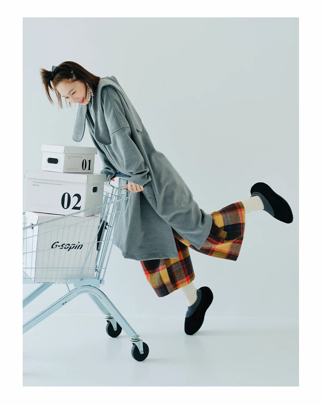 Éloïse Grey Pocket Midi Dress - Contemporary Elegance