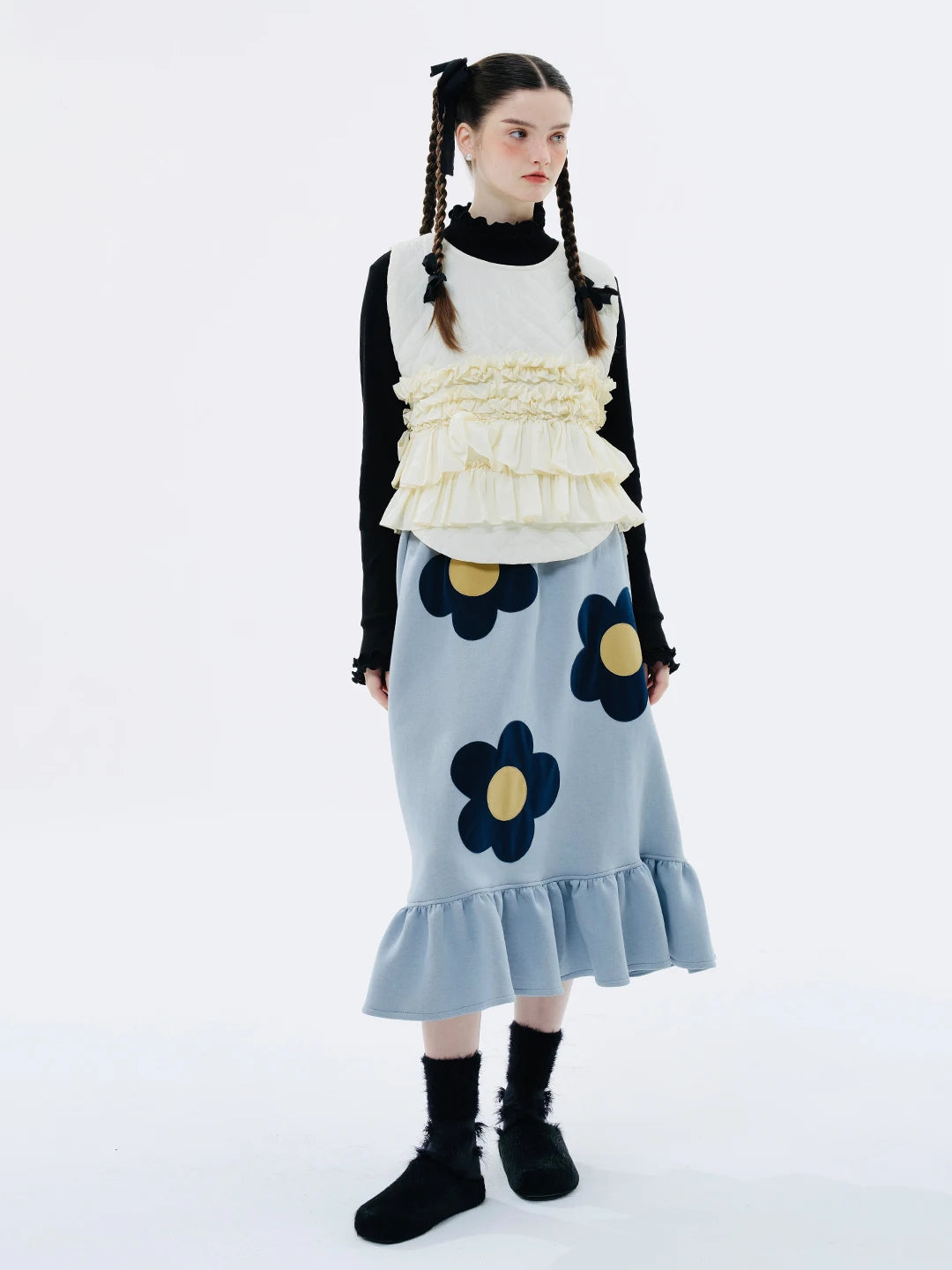 Lace-Stitched White Vest - Autumn Edition