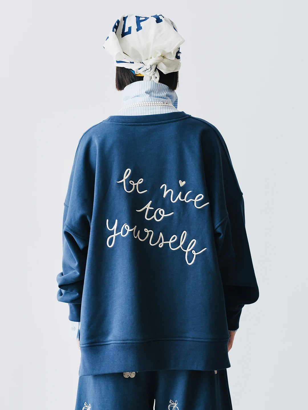 Bow Embroidery Relaxed Sweatshirt