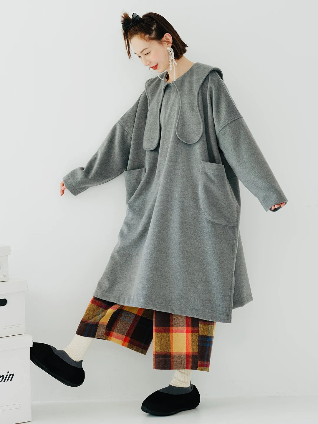 Éloïse Grey Pocket Midi Dress - Contemporary Elegance